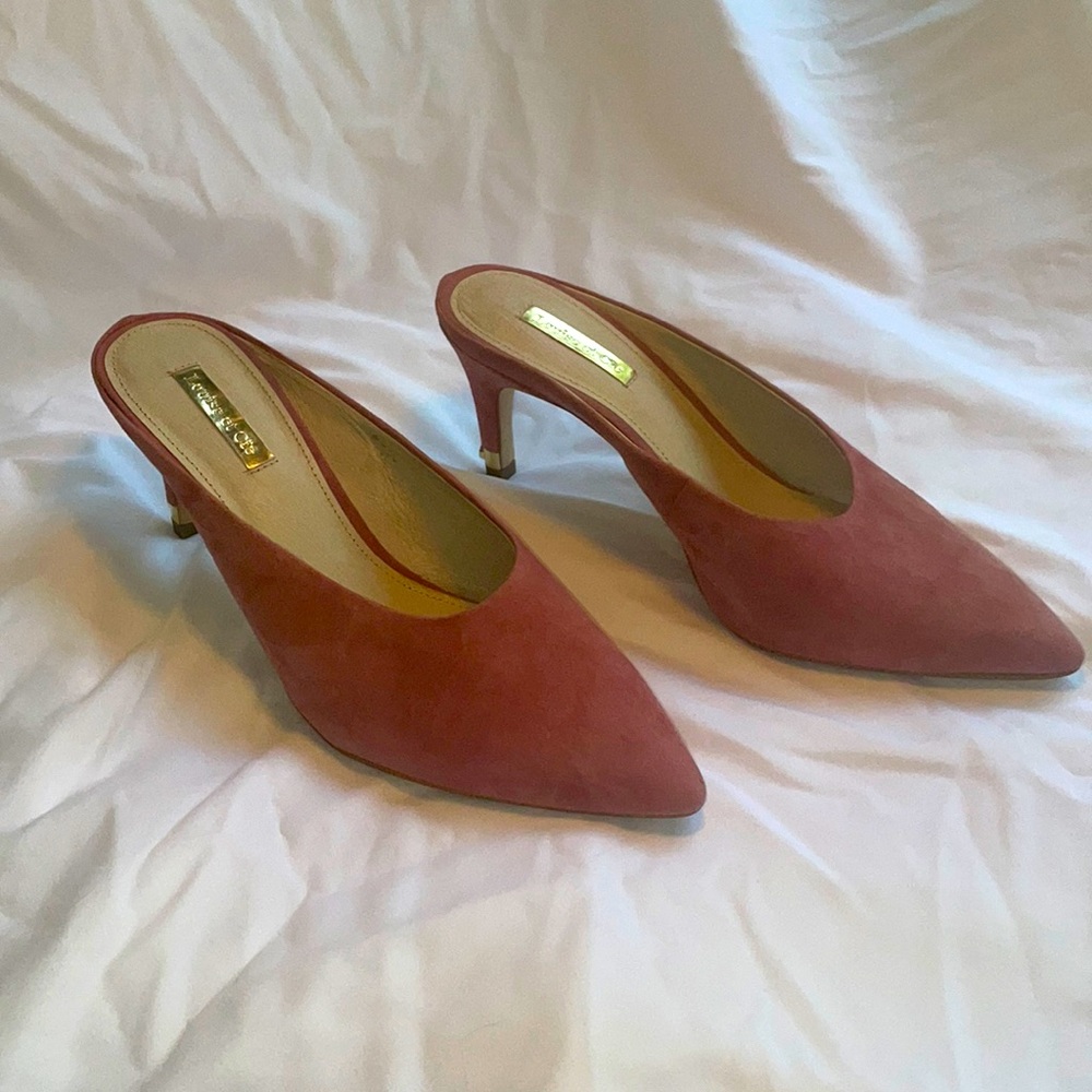 Louise et Cie 3.5” pink suede mules, excellent condition. 8.5. Pretty in pink!